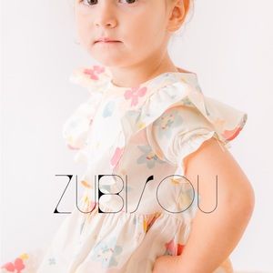 Delicate and classic cotton print dress